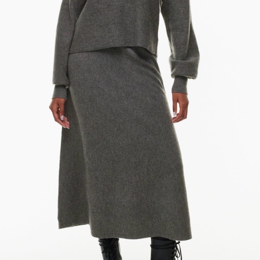 NWT Aritzia Babaton Esplanade 100% Merino Wool Midi Skirt Grey
